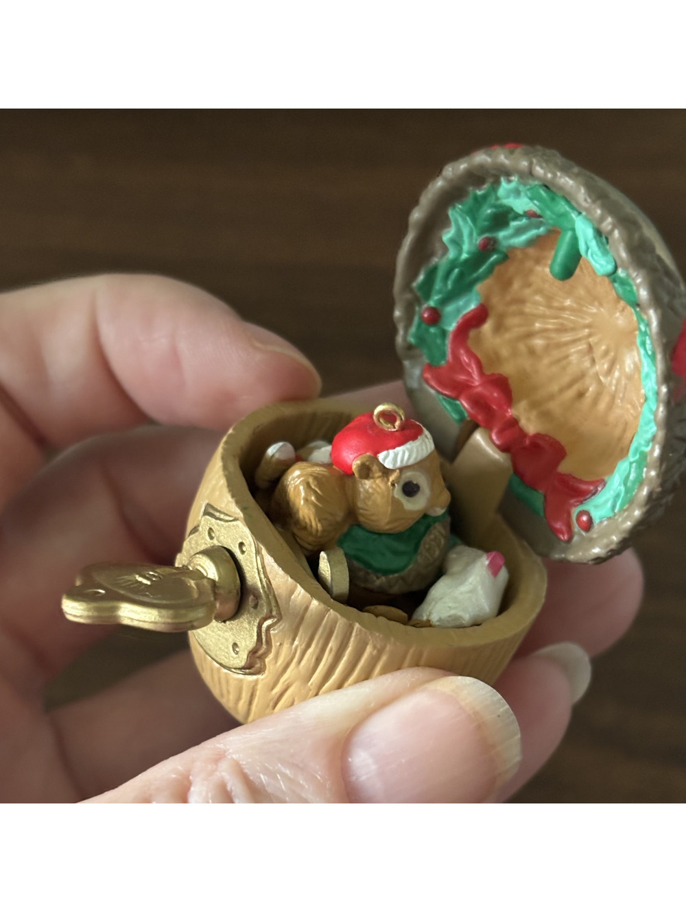 1991 Hallmark Hidden Treasure Acorn Ornament Collector's Club Squirrel Key